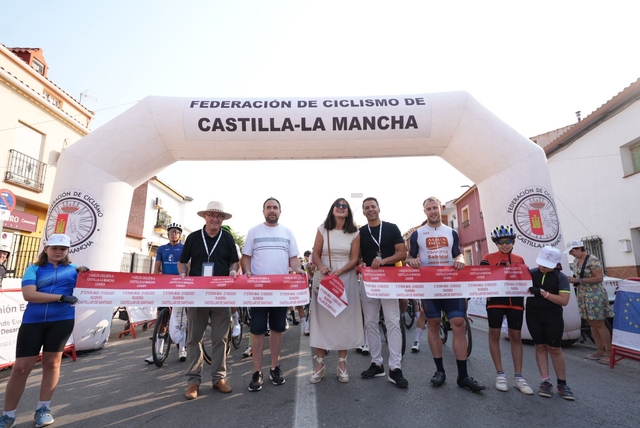 Corte de cinta Vuelta CLM Ruidera etapa 2