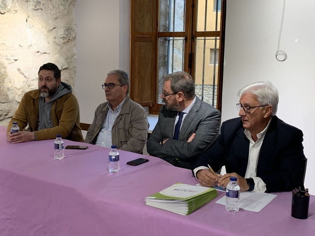 Firma contratos pte fadeta alcalde Brihuega y delegados