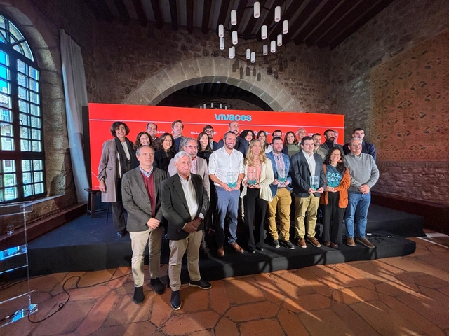 Jornada Vivaces foto grupo autoridades ponentes y premiados