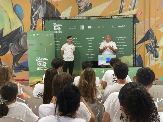 Jóvenes con Raíz Almagro taller