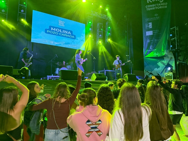 Jóvenes con Raíz Pozo Cañada concierto