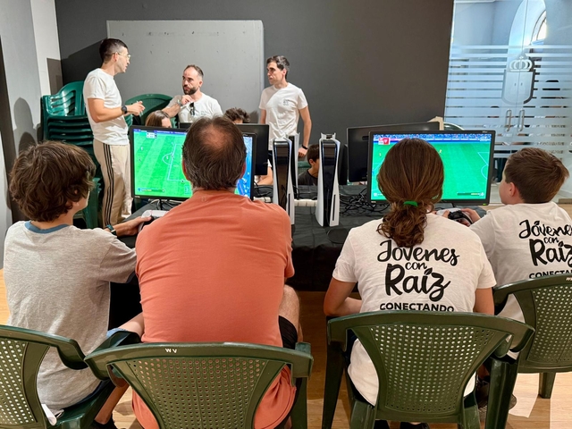 Jóvenes con Raíz en Villacañas taller
