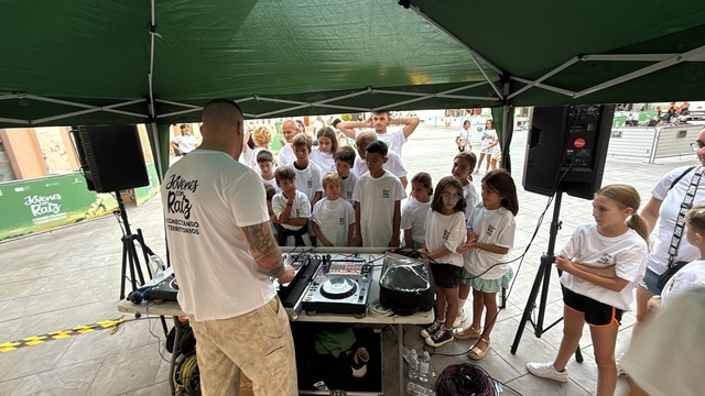 Jóvenes con Raíz en Villacañas taller dj