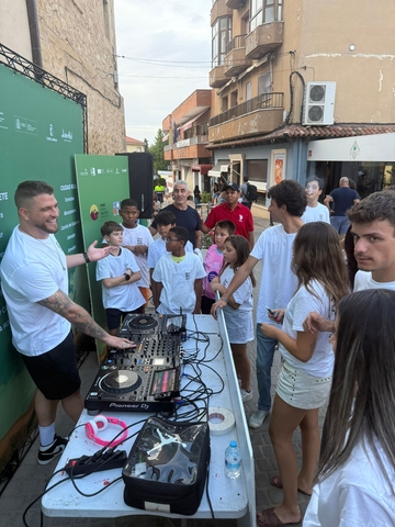 Jóvenes con Raíz provincial Sacedón sesión DJ 2