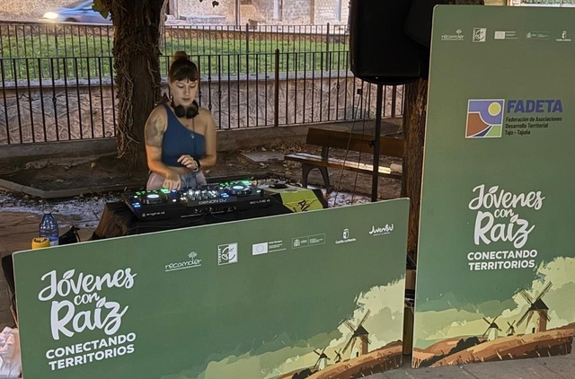Jövenes con Raíz Cifuentes sesión DJ