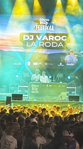 Jövenes con Raíz La Roda dj