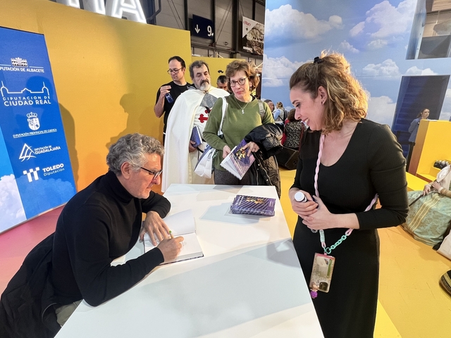 Presentación libro en FITUR firma