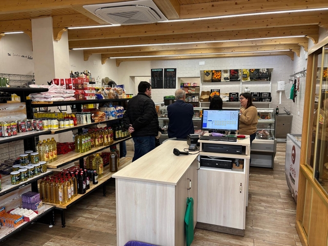 Reunión RECAMDER y GDR Cuenca tienda alimentación
