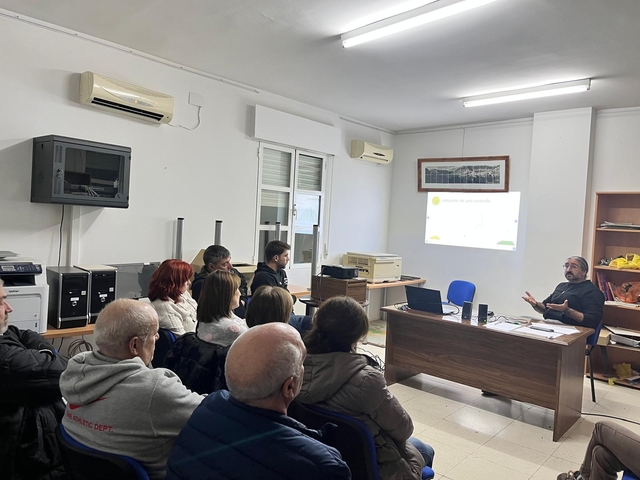 charla informativas comunidades energéticas valdecabras técnico