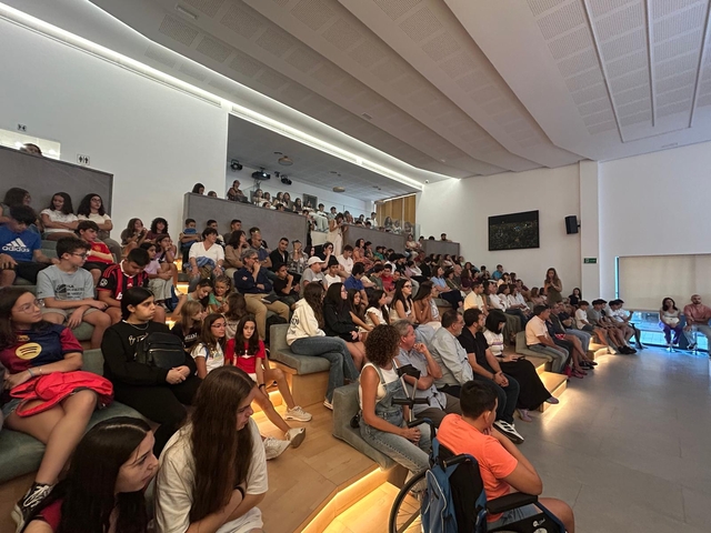 clausura ponte en su lugar público 2