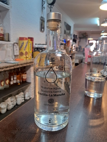 reparto de botellas agua Valle de Alcudia en barra