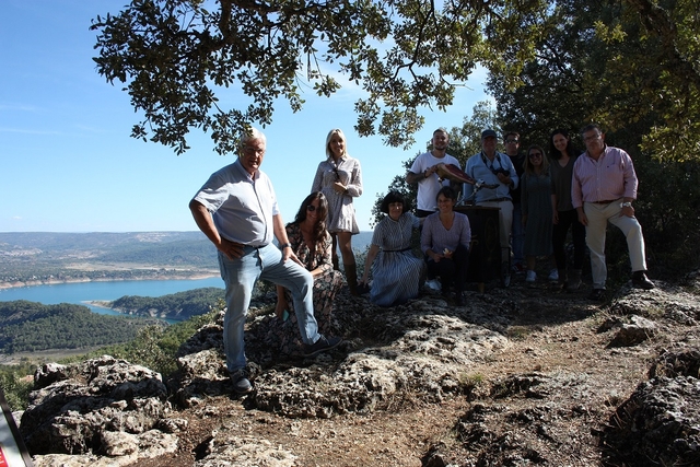 visita influencers foto grupo mirador Alocén