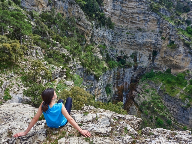 web SIERRA DEL SEGURA.CUEVA DE LOS CHORROS. Nacimiento del río Mundo. Riópar